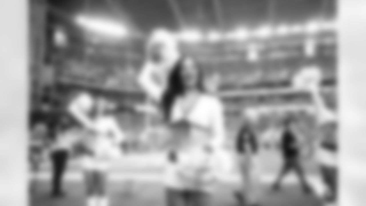 The Arizona Cardinals Cheerleaders during the Week 15 game against the San Francisco 49ers at State Farm Stadium on Dec. 17, 2023.