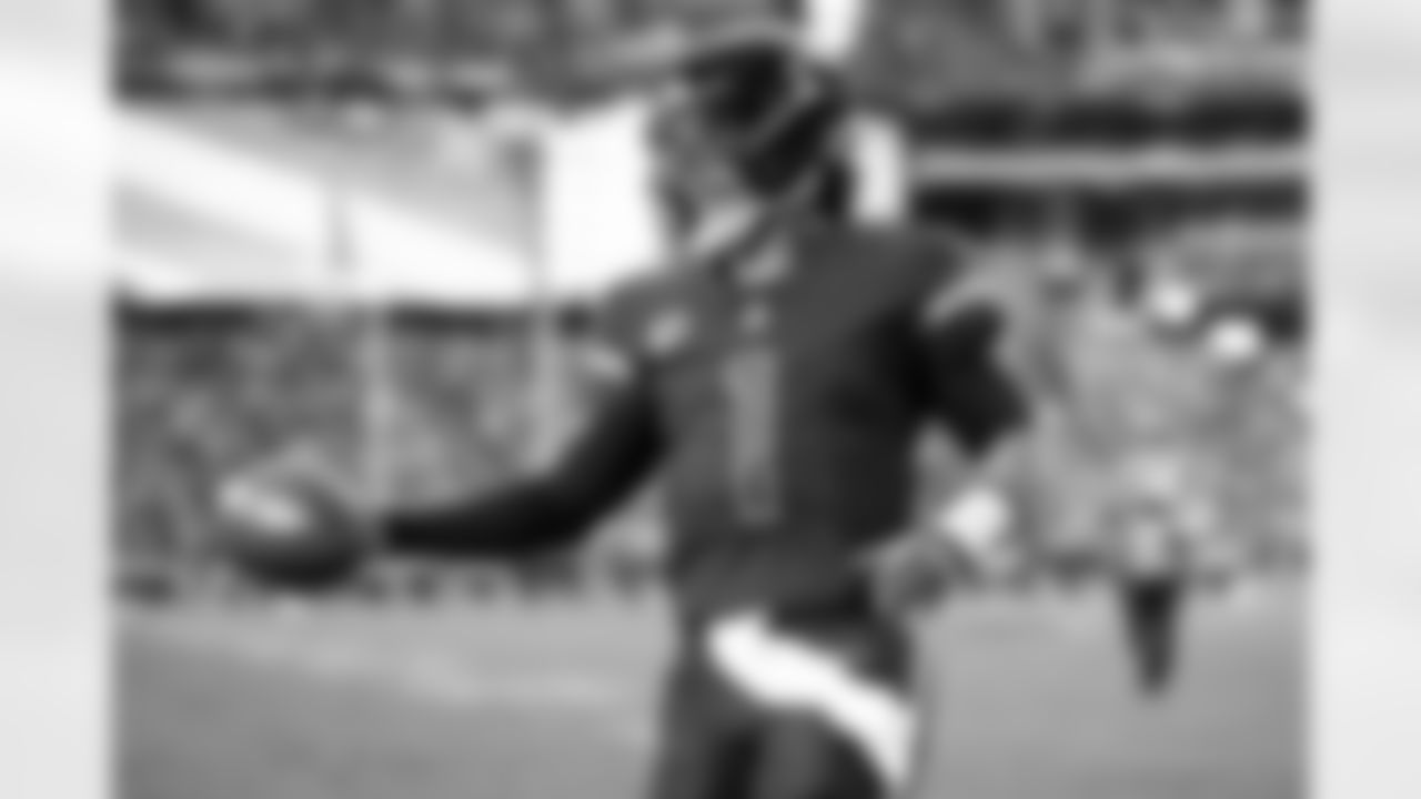 Arizona Cardinals quarterback Kyler Murray (1) during the Week 12 regular season game between the Arizona Cardinals and the Los Angeles Rams on Sunday, Nov 26, 2023 at State Farm Stadium.