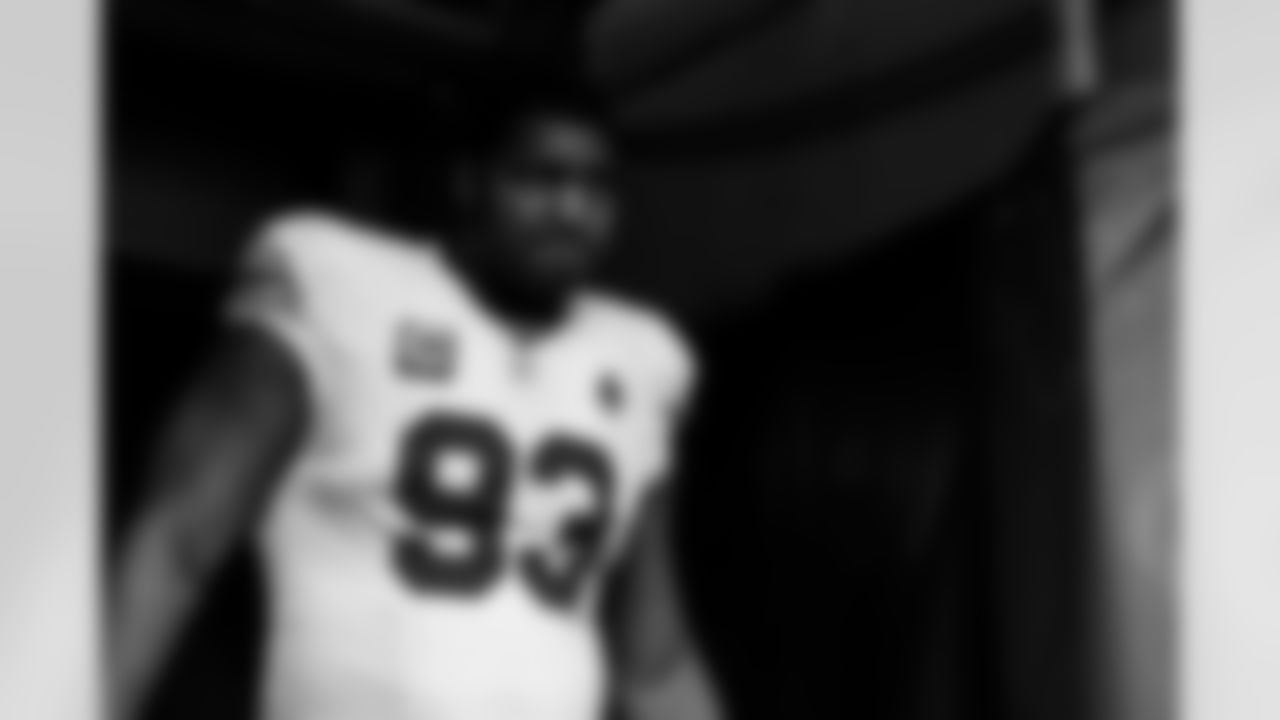 Arizona Cardinals defensive lineman Calais Campbell (93) during the Week 18 regular season game between the Arizona Cardinals and the Los Angeles Rams on Sunday, Jan. 4, 2026 in Los Angeles, CA.