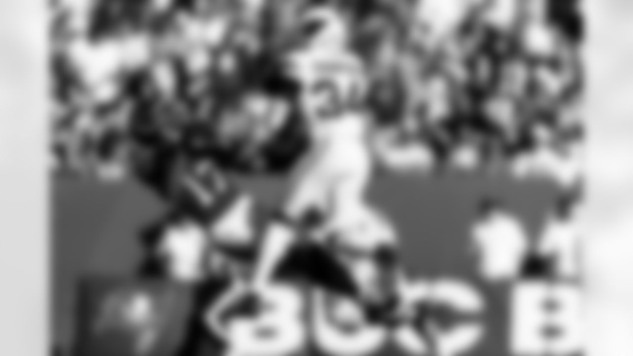 Arizona Cardinals safety Jalen Thompson (34) during the Week 13 regular season game between the Arizona Cardinals and the Tampa Bay Buccaneers on Sunday, Nov. 30, 2025 in Tampa, FL.