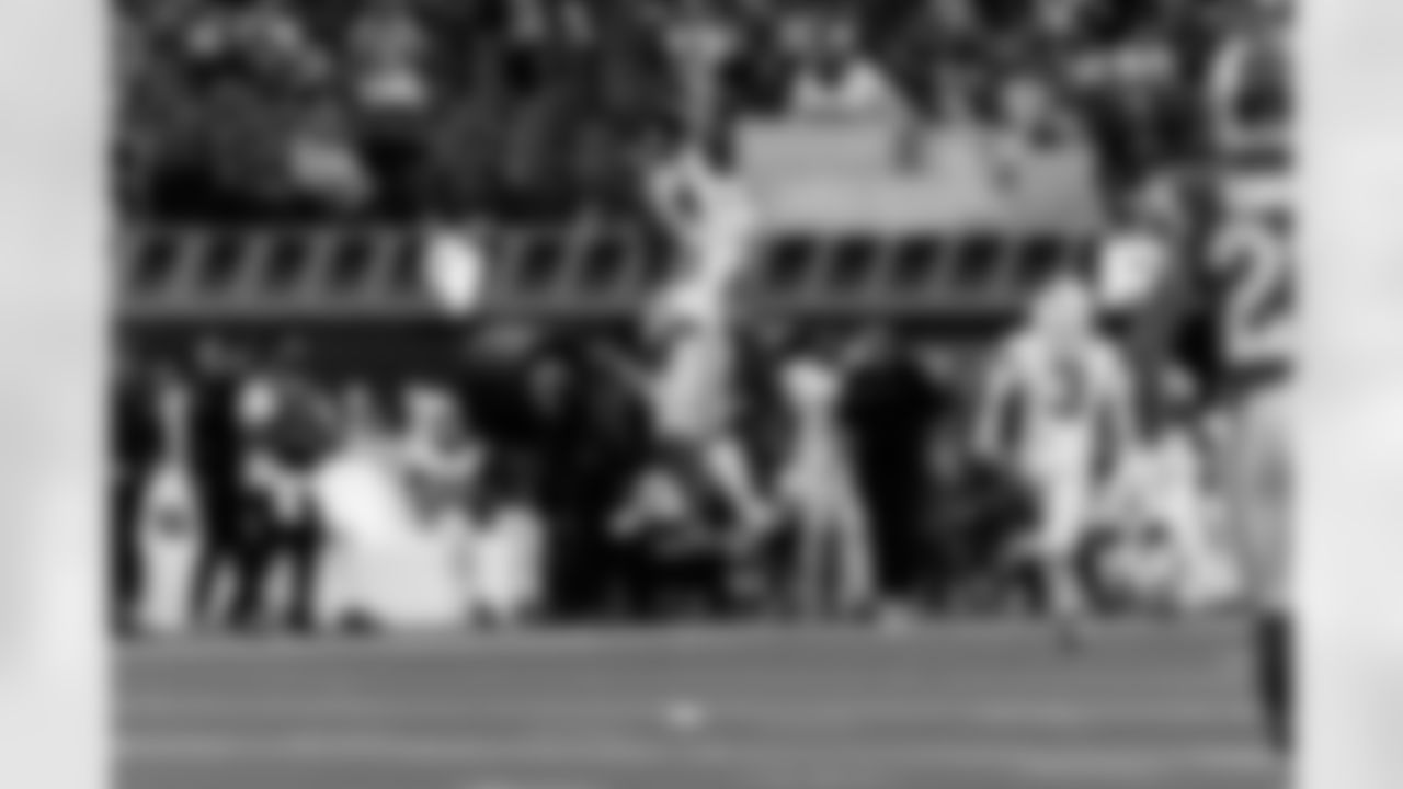 Arizona Cardinals cornerback Elijah Jones (28) during the Week 18 regular season game between the Arizona Cardinals and the Los Angeles Rams on Sunday, Jan. 4, 2026 in Los Angeles, CA.