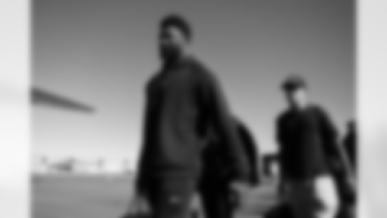 Arizona Cardinals linebacker Josh Sweat (10) travels to Houston before the Week 15 regular season game against the Houston Texans on Saturday, Dec. 13, 2025 in Phoenix, AZ.