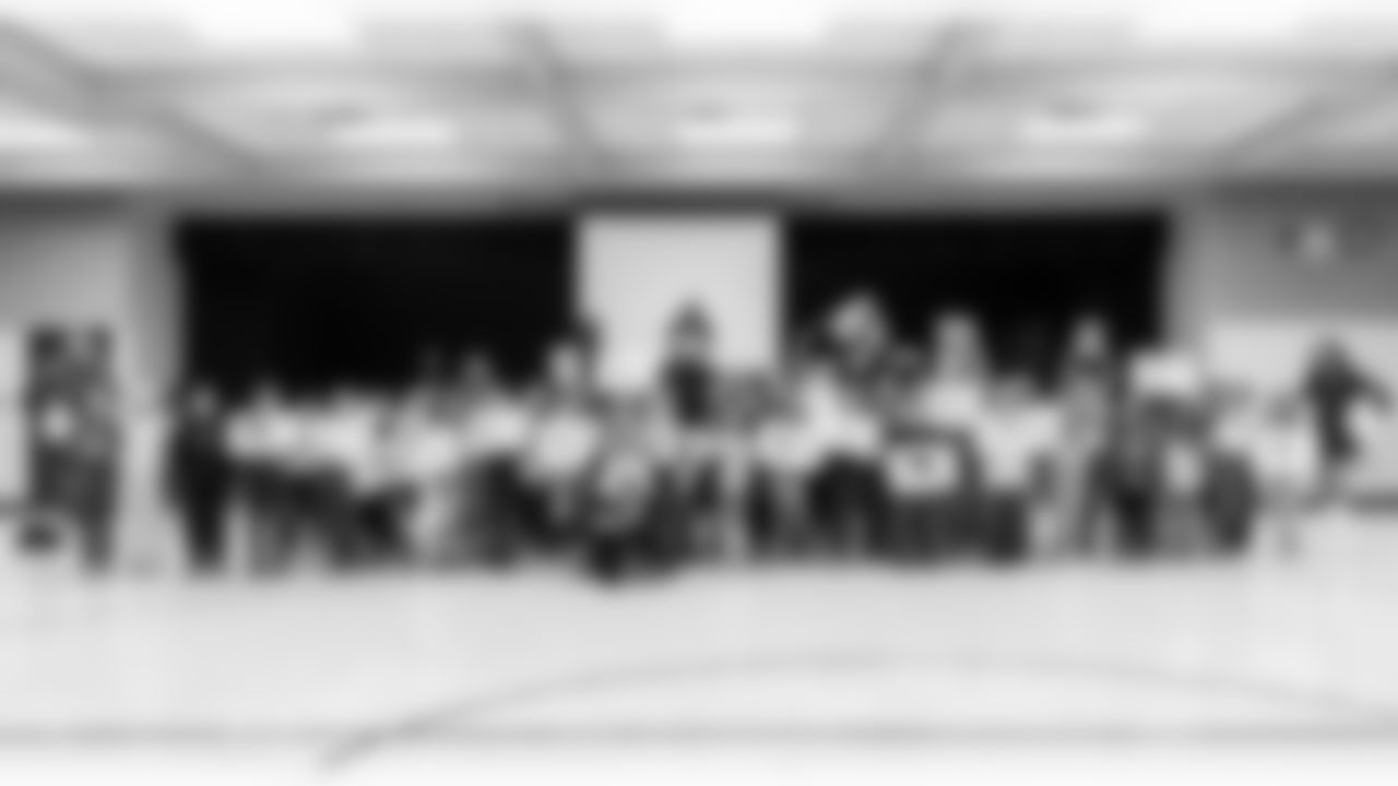 The Arizona Cardinals host a Milk and Cookies at Desert Vista Elementary School presented by SRP and Albertsons-Safeway on Friday, Nov. 21, 2025 in Apache Junction, AZ.