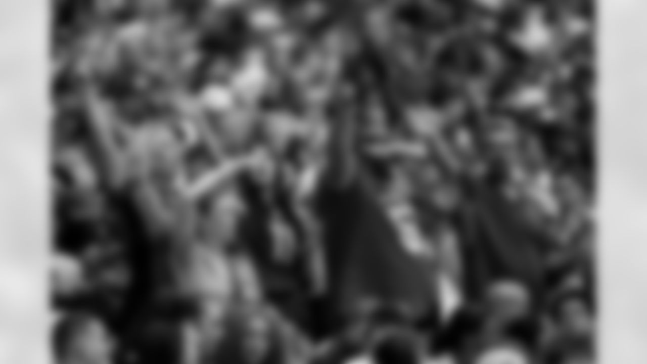 Fans during the Week 5 regular season game between the Arizona Cardinals and the Tennessee Titans on Sunday, Oct. 5, 2025 at State Farm Stadium.