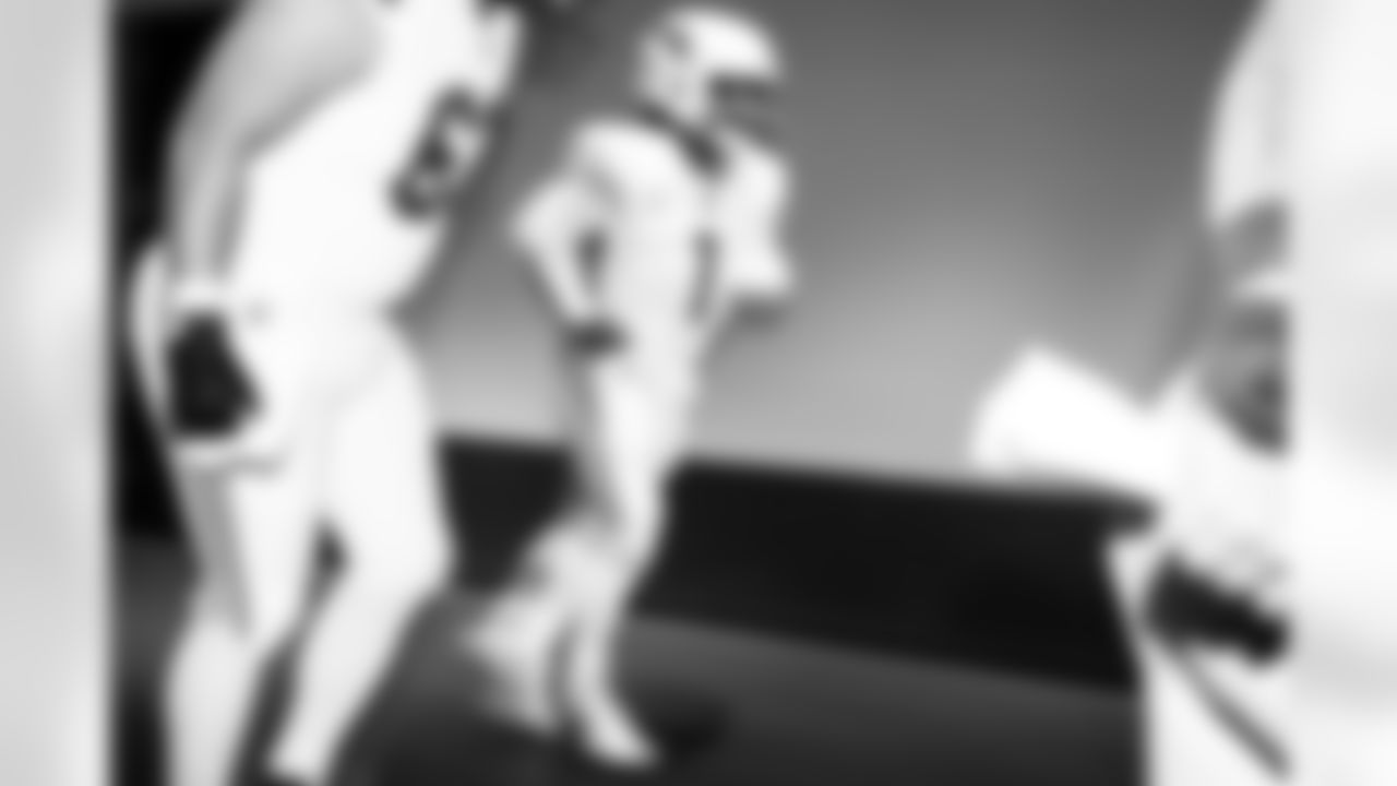 Arizona Cardinals quarterback Kyler Murray (1) during the Week 13 regular season game between the Arizona Cardinals and the Minnesota Vikings on Sunday, Dec 1, 2024 in Minneapolis, MN.