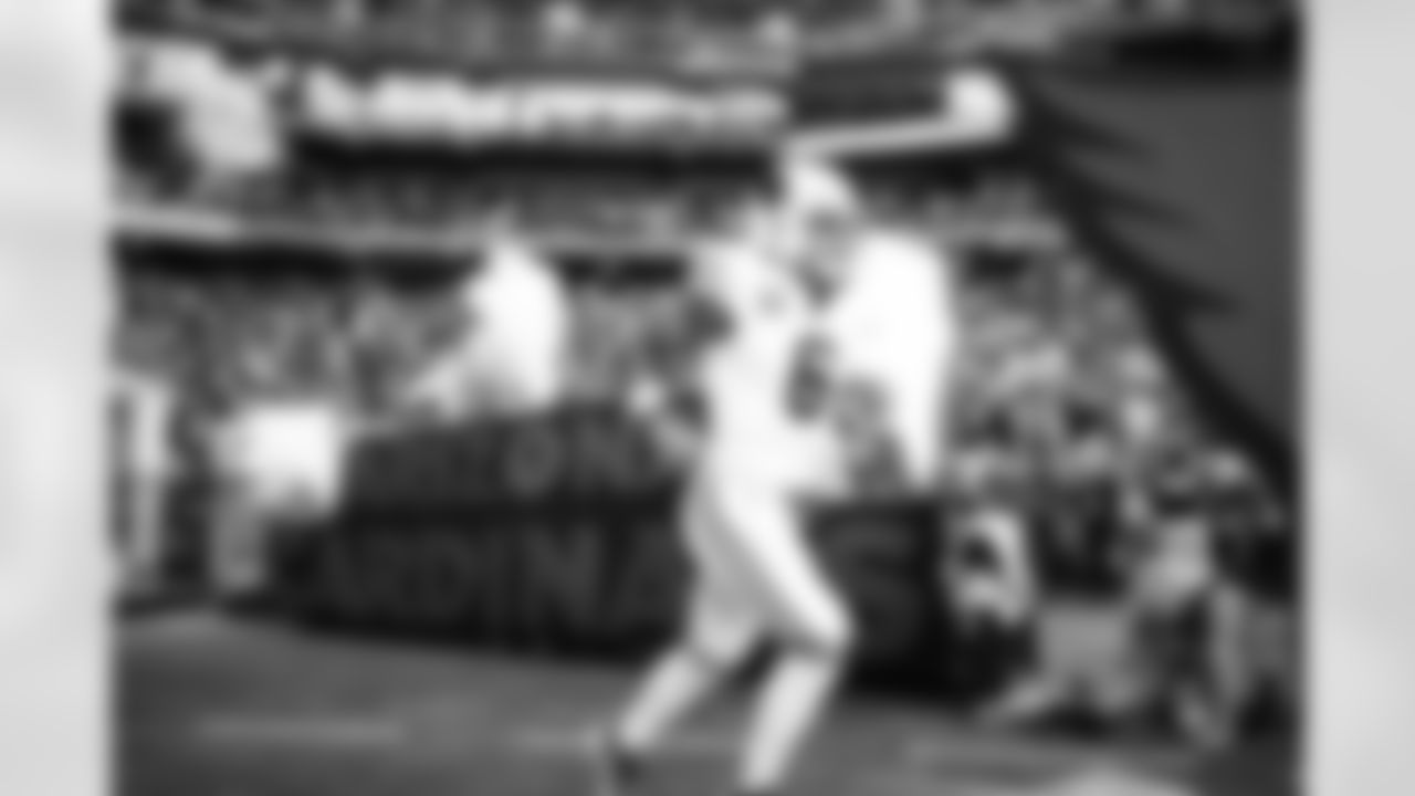 Arizona Cardinals running back James Conner (6) during the Week 15 regular season game between the Arizona Cardinals and the San Francisco 49ers on Sunday, Dec 17, 2023 in Glendale, AZ.