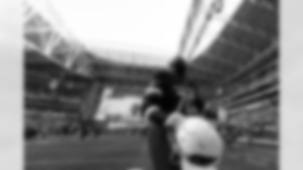 Arizona Cardinals offensive lineman Paris Johnson Jr. (70) during the Week 14 regular season game between the Arizona Cardinals and the Los Angeles Rams on Sunday, Dec. 7, 2025 at State Farm Stadium.