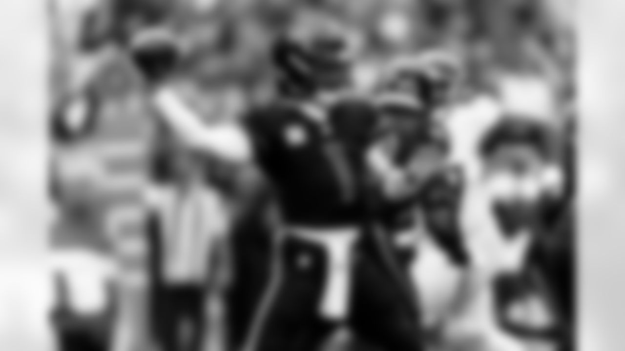 Arizona Cardinals quarterback Kyler Murray (1) during the Week 5 regular season game between the Arizona Cardinals and the Tennessee Titans on Sunday, Oct. 5, 2025 at State Farm Stadium.