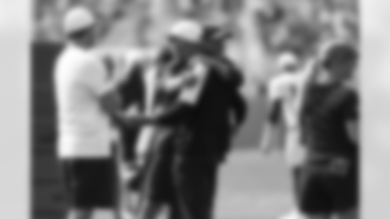 Arizona Cardinals Head Coach Jonathan Gannon and Sean Payton during practice before the Week 2 preseason game between the Arizona Cardinals and the Denver Broncos on Thursday, Aug. 14, 2025 in Englewood, CO.