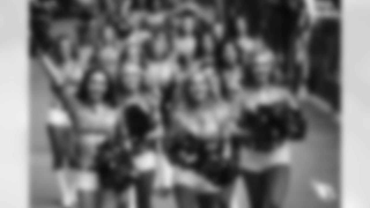 Cheer week 10 vs falcons 00075