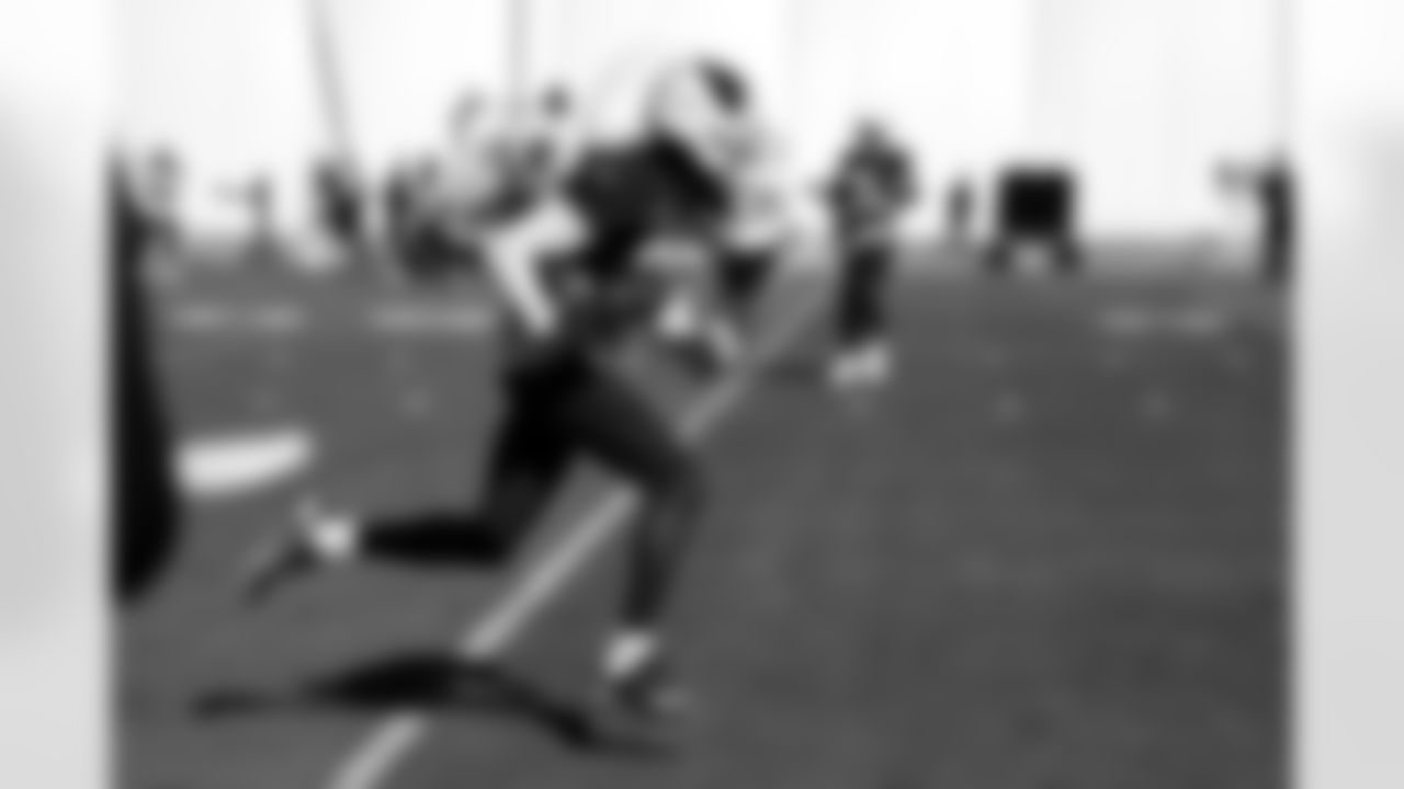 Arizona Cardinals cornerback Elijah Jones (28) during practice at the Dignity Health Training Facility on Thursday, Nov. 6, 2025 in Tempe, AZ.