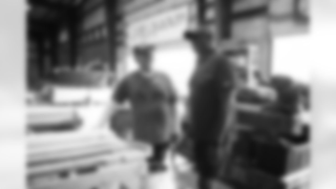 The Arizona Cardinals visit Sleep in Heavenly Peace with 2025 Changemaker Dawn Wallace and the Flinn Foundation on Thursday, Jan. 29, 2026 in Phoenix, AZ.