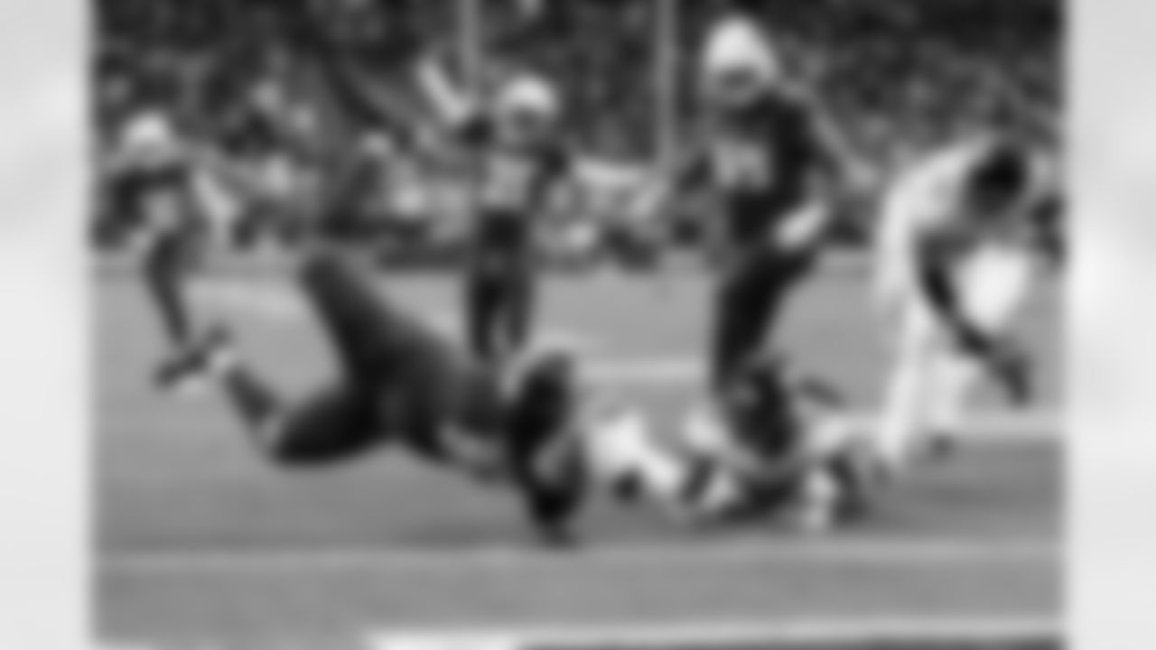 Arizona Cardinals defensive lineman Walter Nolen III (97) during the Week 12 regular season game between the Arizona Cardinals and the Jacksonville Jaguars on Sunday, Nov. 23, 2025 at State Farm Stadium.