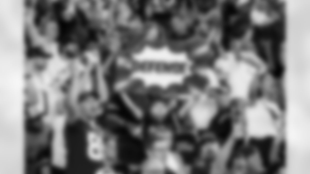 Fans during the Week 4 regular season game between the Arizona Cardinals and the Seattle Seahawks on Thursday, Sep. 25, 2025 at State Farm Stadium.