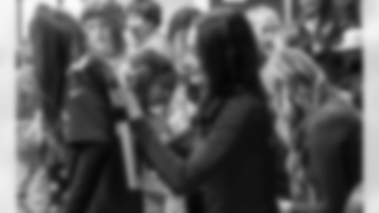 The Arizona Cardinals host a Milk and Cookies at Desert Vista Elementary School presented by SRP and Albertsons-Safeway on Friday, Nov. 21, 2025 in Apache Junction, AZ.