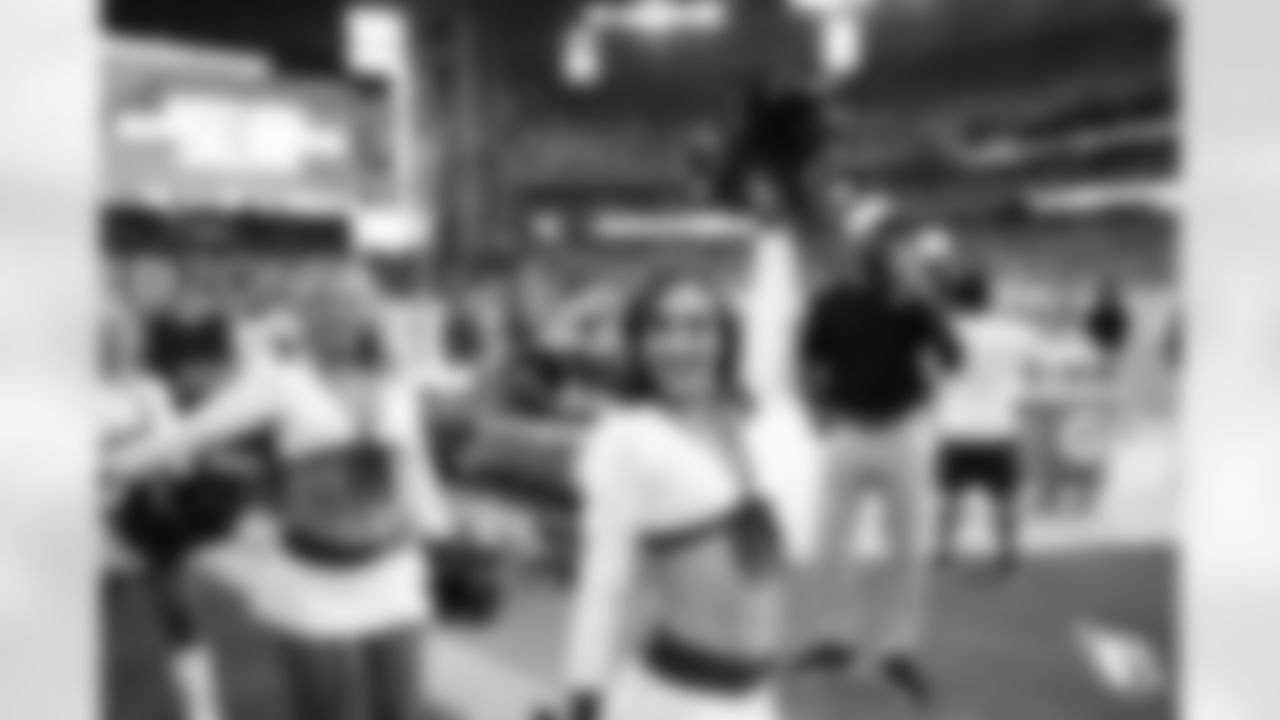 cheerleaders vs ravens_00110