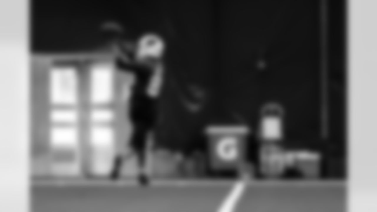 Arizona Cardinals wide receiver Xavier Weaver (89) during practice at the Dignity Health Training Facility on Wednesday, Nov. 19, 2025 in Tempe, AZ.