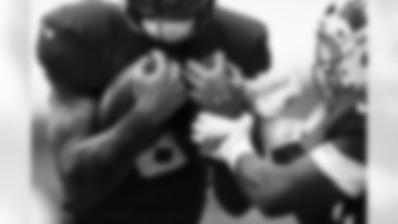 Arizona Cardinals running back James Conner (6) and Arizona Cardinals running back Michael Carter (22) during practice at the Dignity Health Training Facility on Thursday, Sep. 18, 2025 in Tempe, AZ.