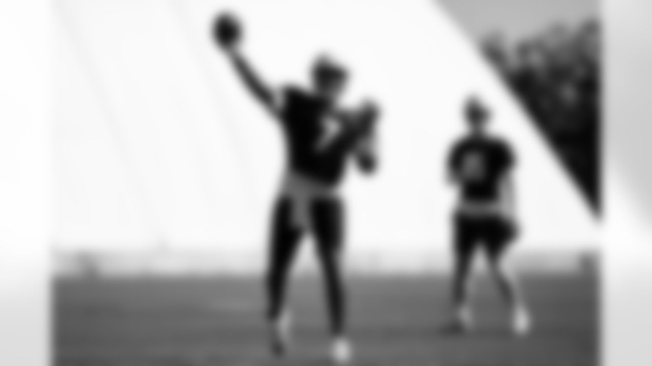 Arizona Cardinals quarterback Jeff Driskel (15) and Arizona Cardinals quarterback Jacoby Brissett (7) during practice at the Dignity Health Training Facility on Friday, Nov. 7, 2025 in Tempe, AZ.