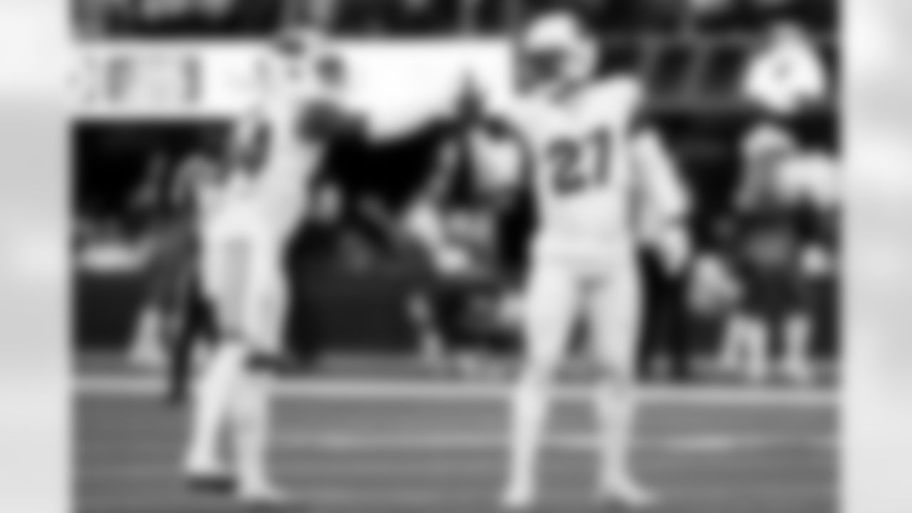 Arizona Cardinals linebacker Akeem Davis-Gaither (27) and Arizona Cardinals linebacker Owen Pappoe (44) during the Week 18 regular season game between the Arizona Cardinals and the Los Angeles Rams on Sunday, Jan. 4, 2026 in Los Angeles, CA.