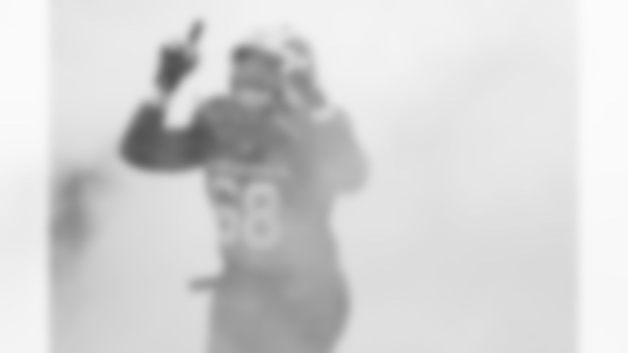 Arizona Cardinals offensive lineman Kelvin Beachum (68) during the Week 12 regular season game between the Arizona Cardinals and the Jacksonville Jaguars on Sunday, Nov. 23, 2025 at State Farm Stadium.