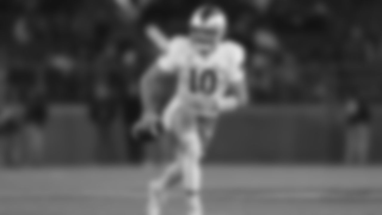Notre Dame quarterback Sam Hartman (10) runs during an NCAA college football game against Stanford in Stanford, Calif., Saturday, Nov. 25, 2023. (AP Photo/Jed Jacobsohn)