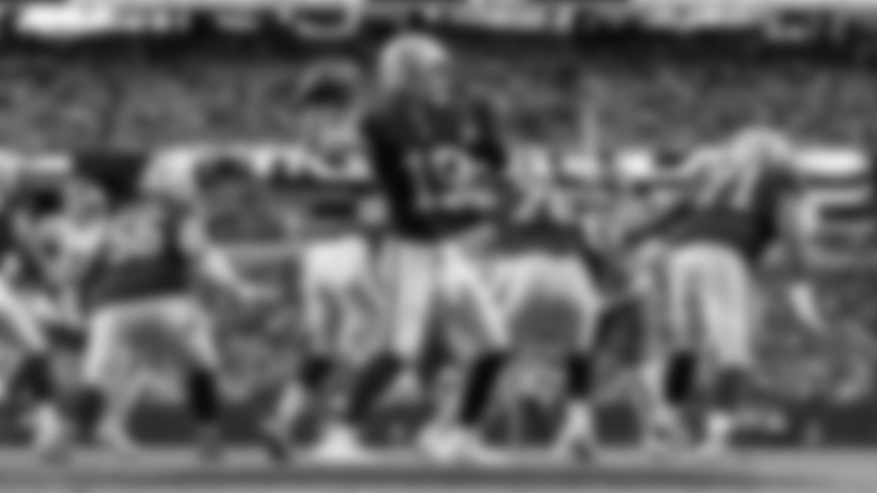 Las Vegas Raiders quarterback Kenny Pickett (15) passes the ball against the Kansas City Chiefs in an NFL football game, Sunday, Jan. 4, 2026, in Las Vegas. (AP Photo/Jeff Lewis)