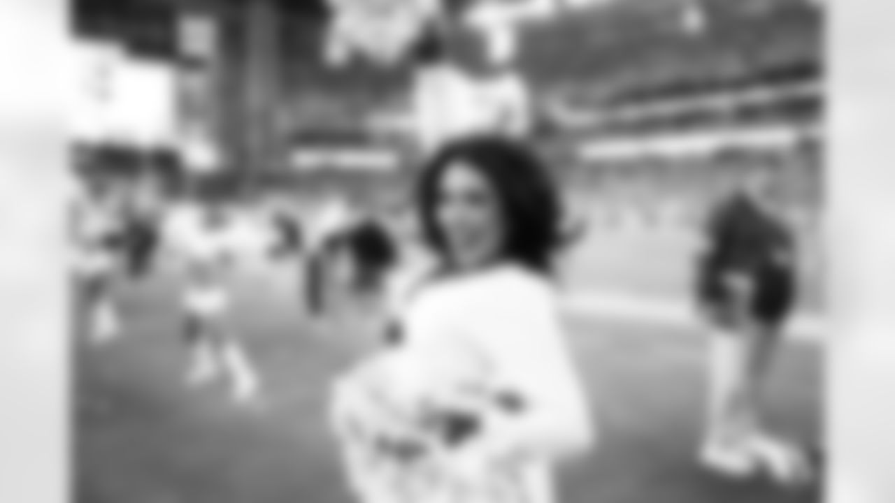 The Arizona Cardinals Cheerleaders during the Week 15 game against the San Francisco 49ers at State Farm Stadium on Dec. 17, 2023.