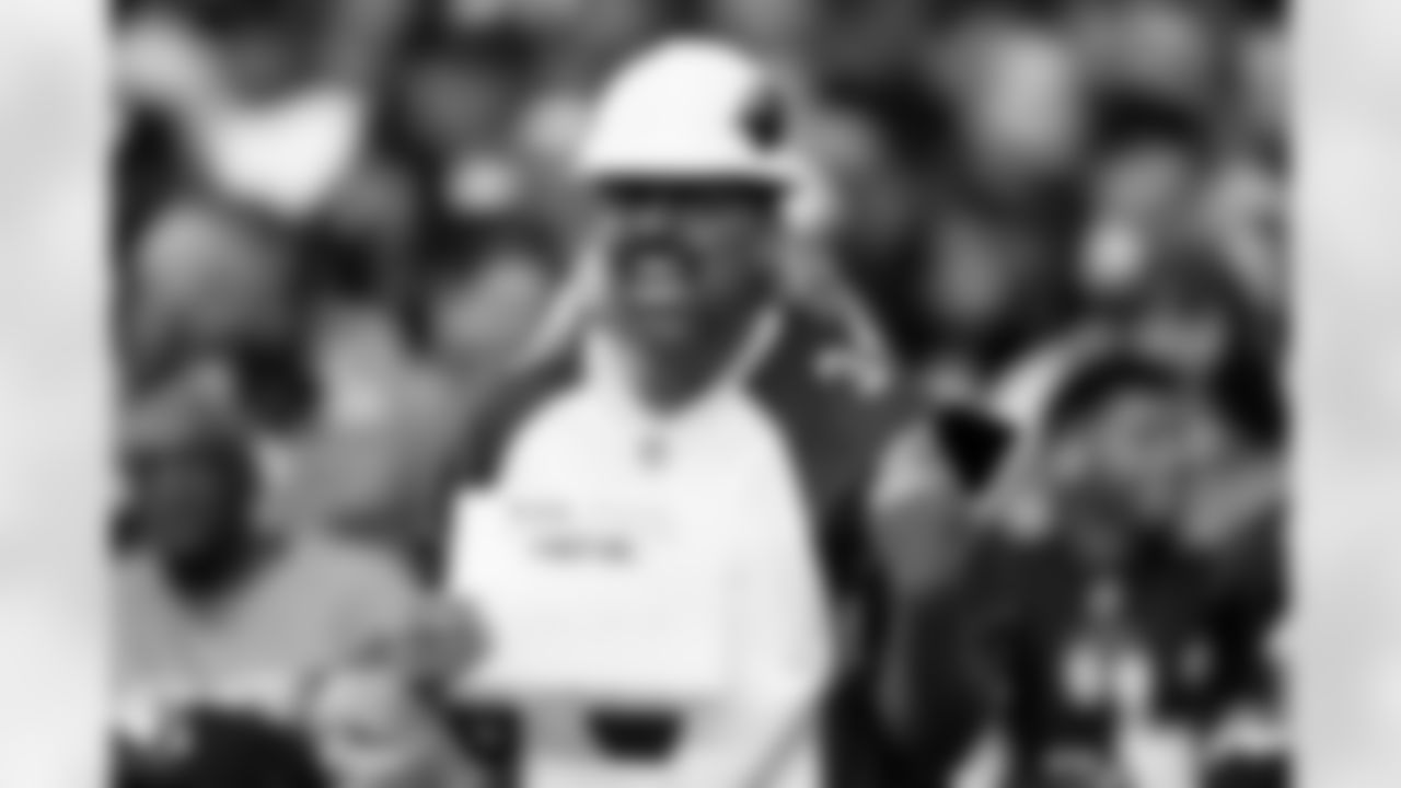 Fans during the Week 5 regular season game between the Arizona Cardinals and the Tennessee Titans on Sunday, Oct. 5, 2025 at State Farm Stadium.