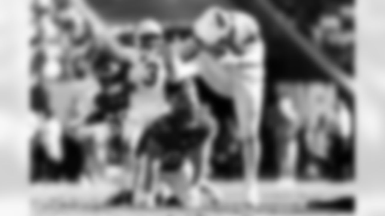 ;Arizona Cardinals defensive lineman Dante Stills (55) during the Week 13 regular season game between the Arizona Cardinals and the Tampa Bay Buccaneers on Sunday, Nov. 30, 2025 in Tampa, FL.