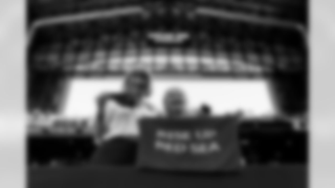 Fans during the Week 6 regular season game between the Arizona Cardinals and the Indianapolis Colts on Sunday, Oct. 12, 2025 in Indianapolis, IN.