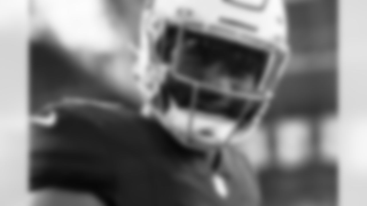Arizona Cardinals linebacker Zaven Collins (25) during the Week 18 regular season game between the Arizona Cardinals and the San Francisco 49ers on Sunday, Jan 5, 2025 at State Farm Stadium.