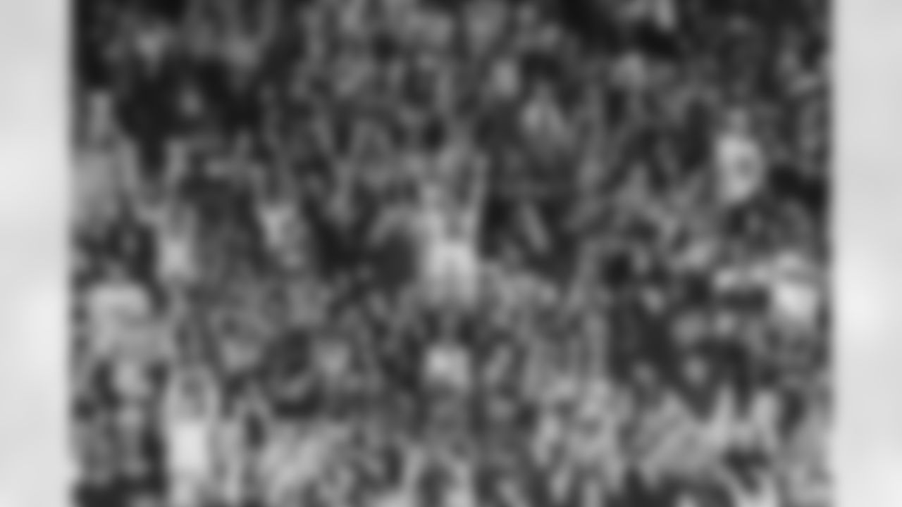 Fans during the Week 12 regular season game between the Arizona Cardinals and the Jacksonville Jaguars on Sunday, Nov. 23, 2025 at State Farm Stadium.