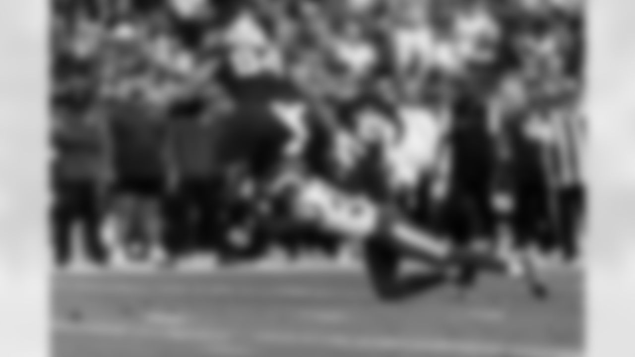 Arizona Cardinals tight end Elijah Higgins (84) during the Week 14 regular season game between the Arizona Cardinals and the Los Angeles Rams on Sunday, Dec. 7, 2025 at State Farm Stadium.