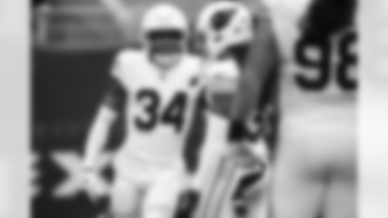 Arizona Cardinals safety Jalen Thompson (34) during the Week 11 regular season game between the Arizona Cardinals and the Houston Texans on Sunday, Nov 19, 2023 in Houston, TX.
