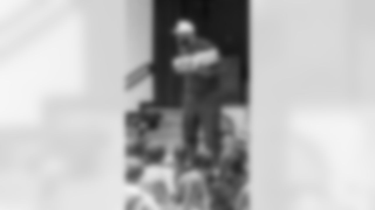 The Arizona Cardinals host a Milk and Cookies at Desert Vista Elementary School presented by SRP and Albertsons-Safeway on Friday, Nov. 21, 2025 in Apache Junction, AZ.