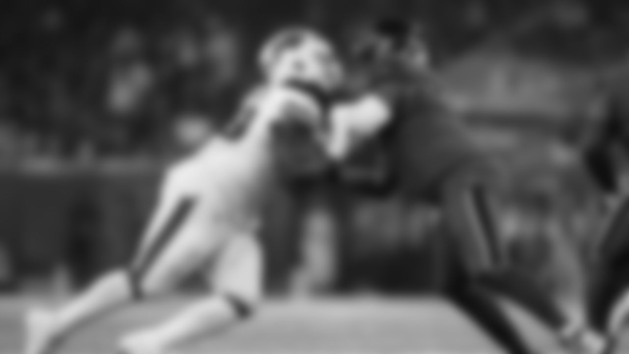 Buffalo Bills defensive tackle Larry Ogunjobi, left, defends against Houston Texans offensive tackle Aireontae Ersery during an NFL football game Thursday, Nov. 20, 2025, in Houston. (AP Photo/Ashley Landis)