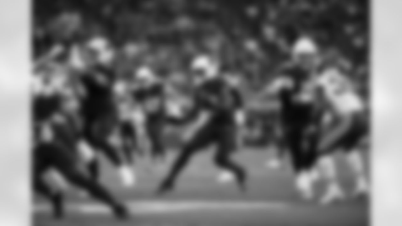 Arizona Cardinals running back Trey Benson (33) during the Week 1 preseason game between the Arizona Cardinals and the Kansas City Chiefs on Saturday, Aug. 9, 2025 at State Farm Stadium.