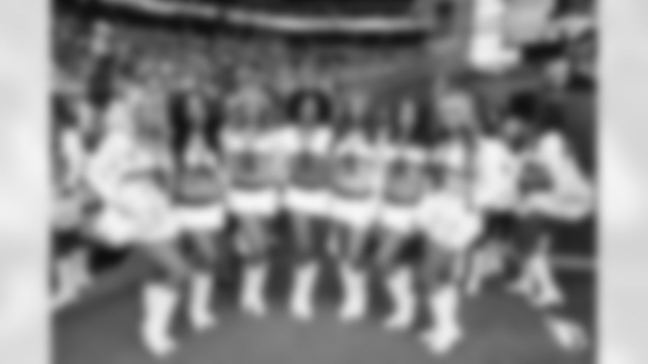 The Arizona Cardinals Cheerleaders during the Week 15 game against the San Francisco 49ers at State Farm Stadium on Dec. 17, 2023.