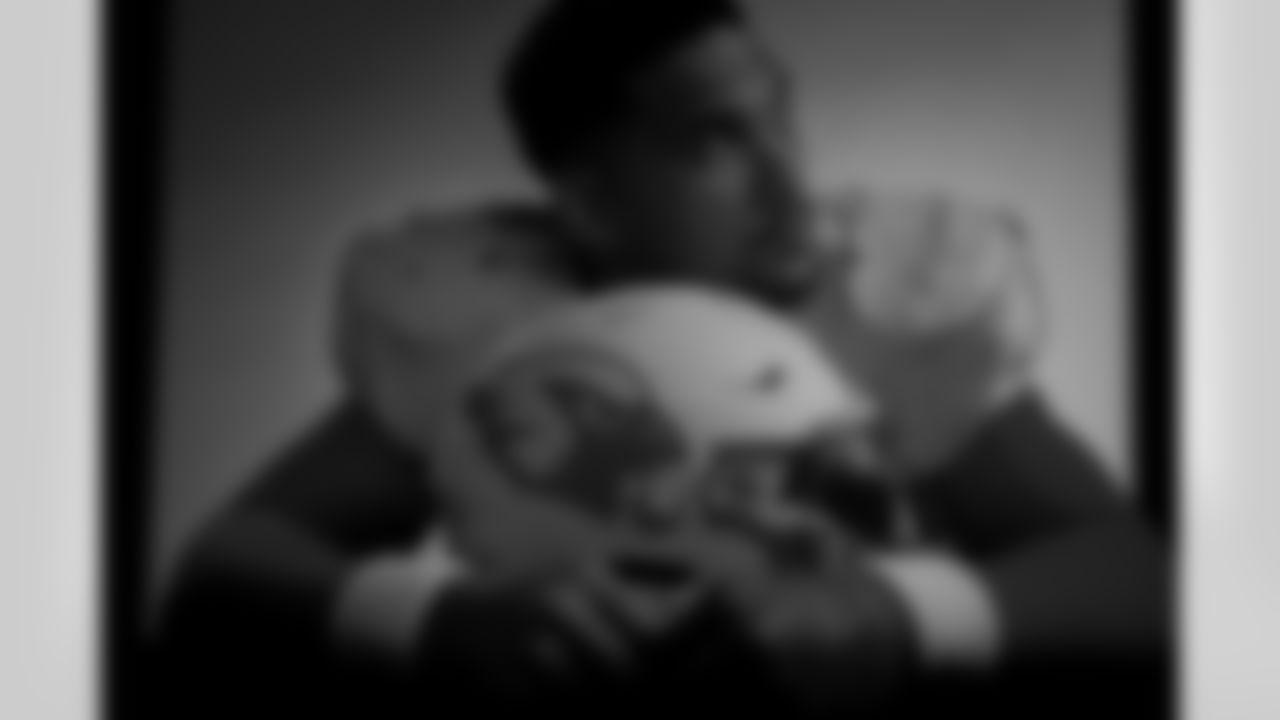 Arizona Cardinals running back James Conner (6) wearing the NFL/Nike Rivalry Series uniform.