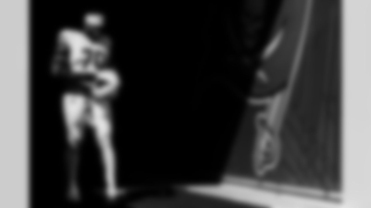 Arizona Cardinals offensive lineman Paris Johnson Jr. (70) during the Week 13 regular season game between the Arizona Cardinals and the Tampa Bay Buccaneers on Sunday, Nov. 30, 2025 in Tampa, FL.