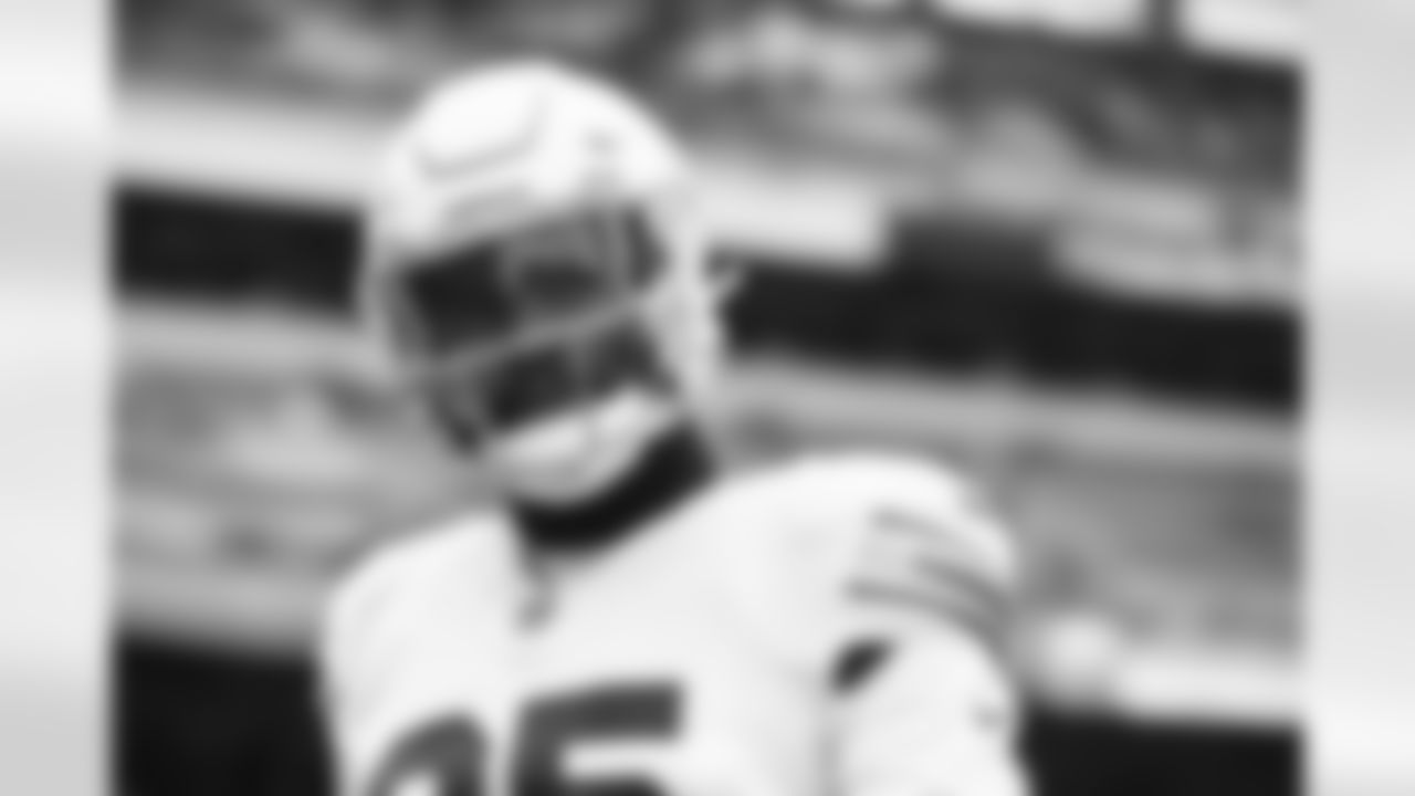 Arizona Cardinals linebacker Zaven Collins (25) during the Week 17 regular season game between the Arizona Cardinals and the Philadelphia Eagles on Sunday, Dec 31, 2023 in Philadelphia, PA.