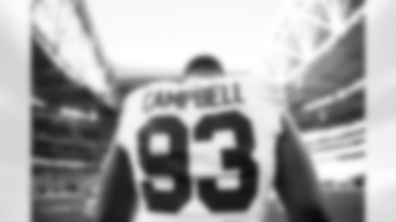 Arizona Cardinals defensive lineman Calais Campbell (93) during the Week 16 regular season game between the Arizona Cardinals and the Atlanta Falcons on Sunday, Dec. 21, 2025 at State Farm Stadium.