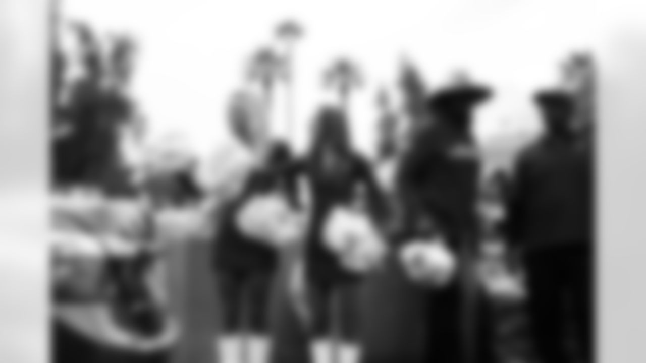 State Farm, Desert Financial Credit Union, and the Arizona Cardinals teamed up with United Food Bank to donate meals to local families in need at Mesa Convention Center on Wednesday, Nov. 19, 2025 in Mesa, AZ.