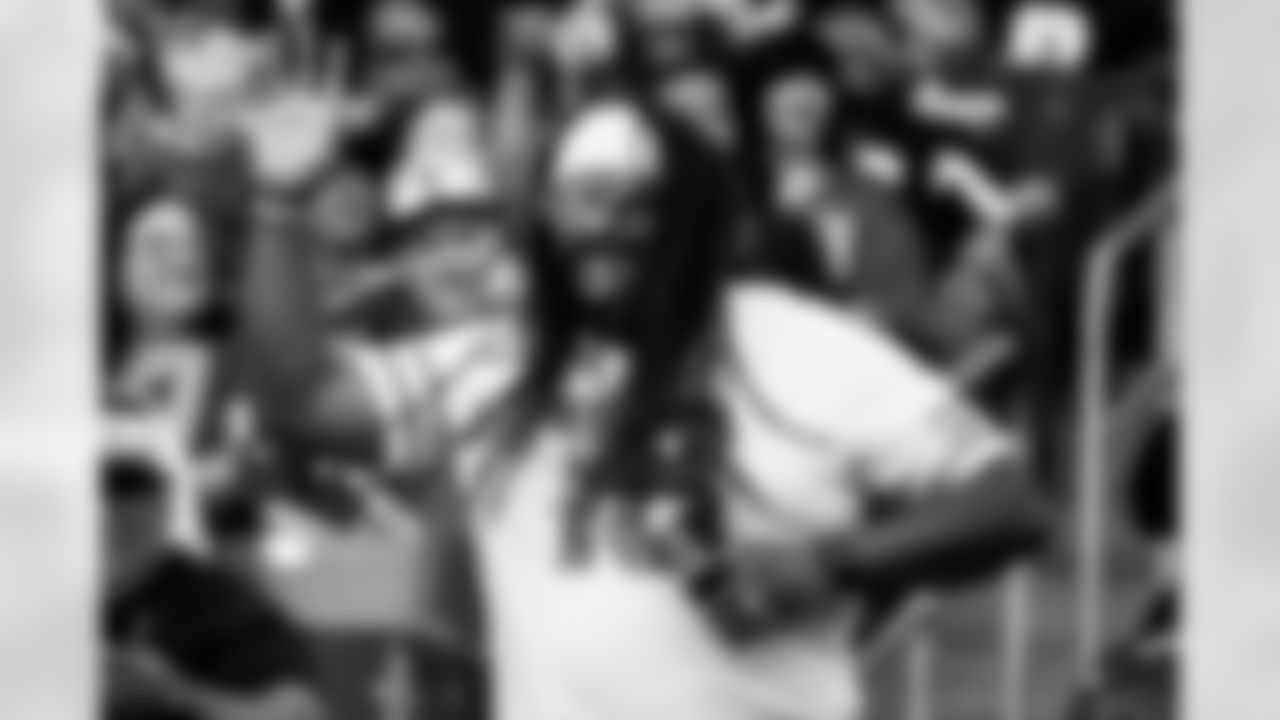 Fans during the Week 2 regular season game between the Arizona Cardinals and the Carolina Panthers on Sunday, Sep. 14, 2025 at State Farm Stadium.