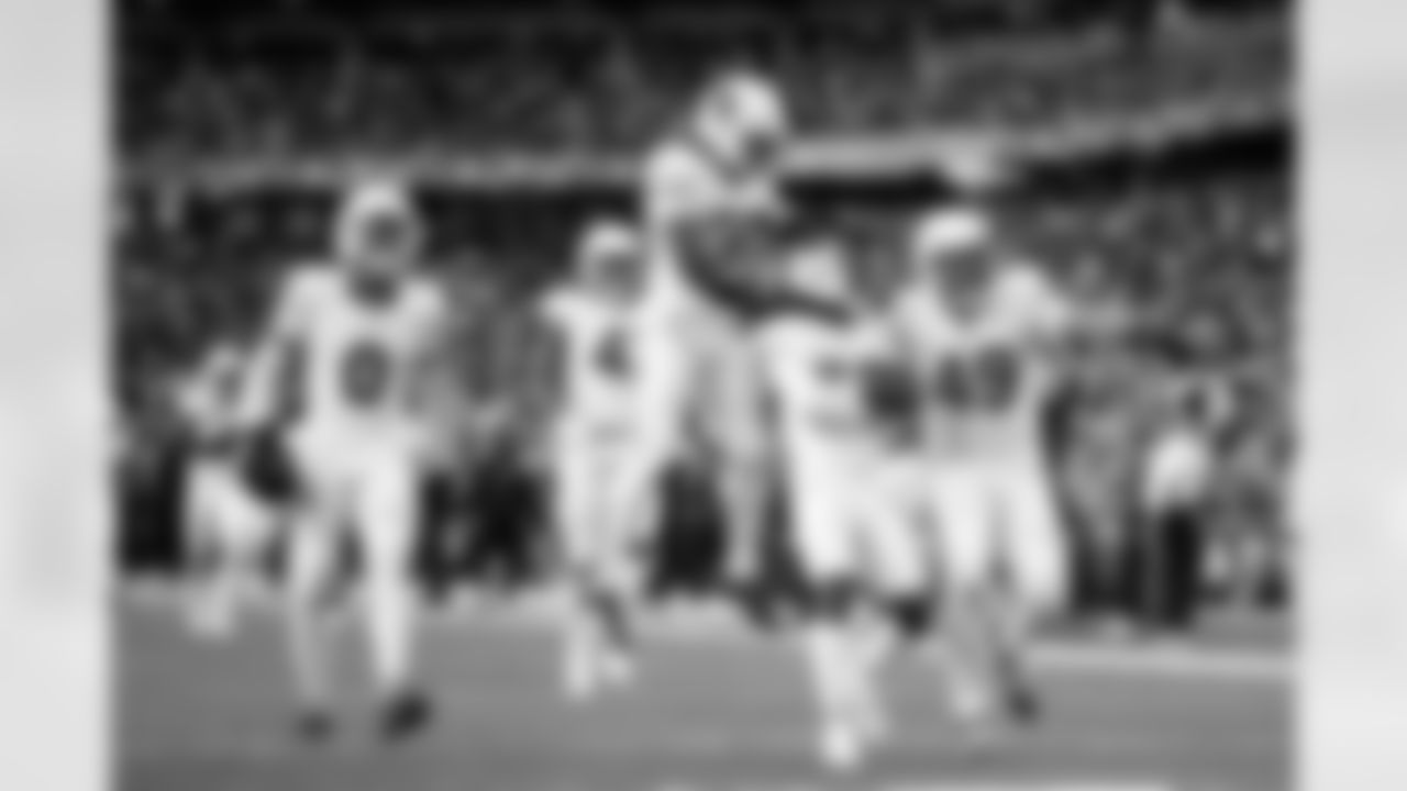 Arizona Cardinals cornerback Denzel Burke (29), Arizona Cardinals safety Kitan Crawford (36) and Arizona Cardinals tight end Pharaoh Brown (49) during the Week 16 regular season game between the Arizona Cardinals and the Atlanta Falcons on Sunday, Dec. 21, 2025 at State Farm Stadium.