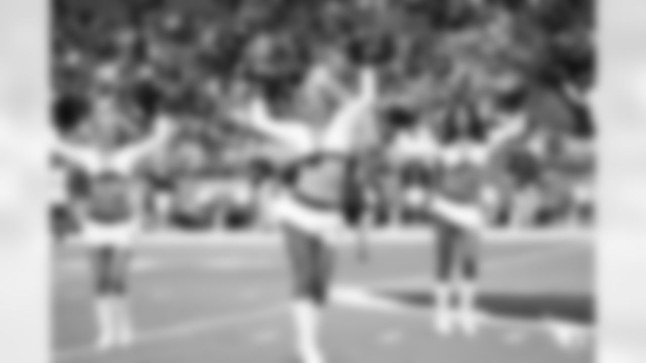 cheerleaders vs ravens_00155