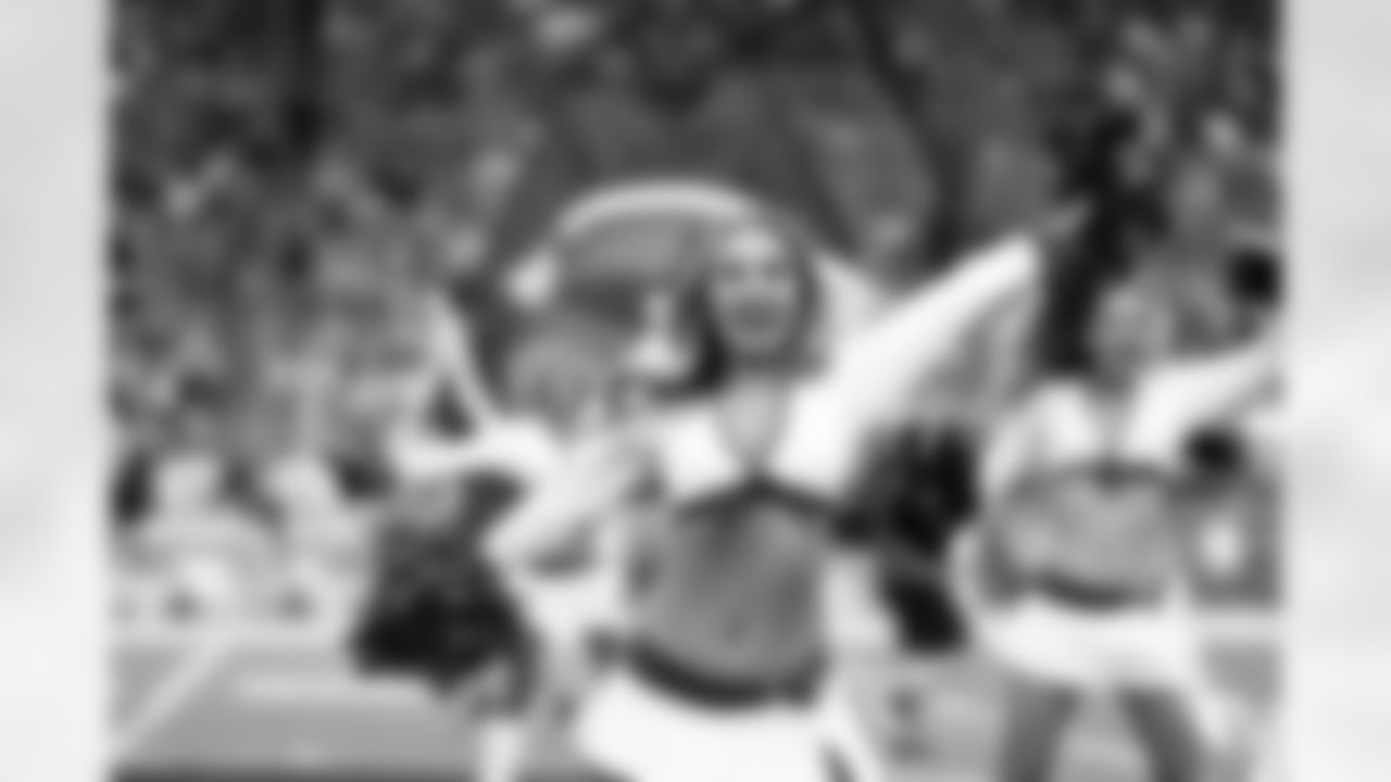 cheerleaders vs ravens_00122