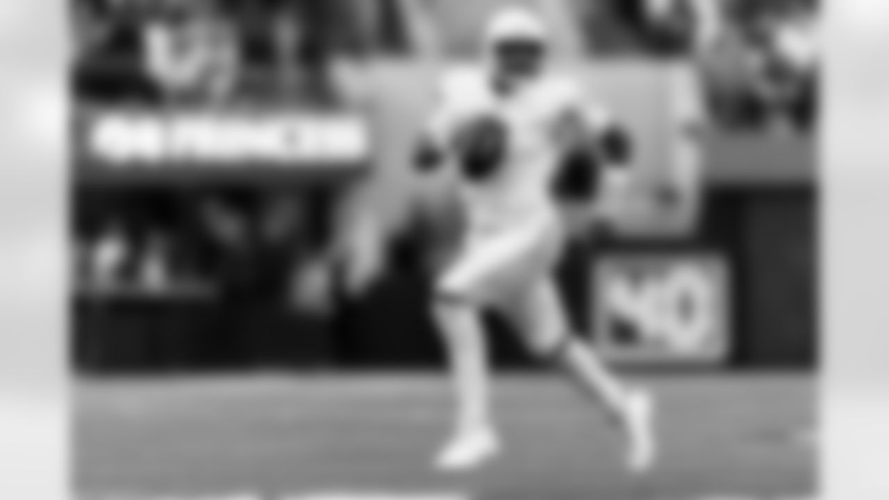 Arizona Cardinals quarterback Jacoby Brissett (7) during the Week 18 regular season game between the Arizona Cardinals and the Los Angeles Rams on Sunday, Jan. 4, 2026 in Los Angeles, CA.