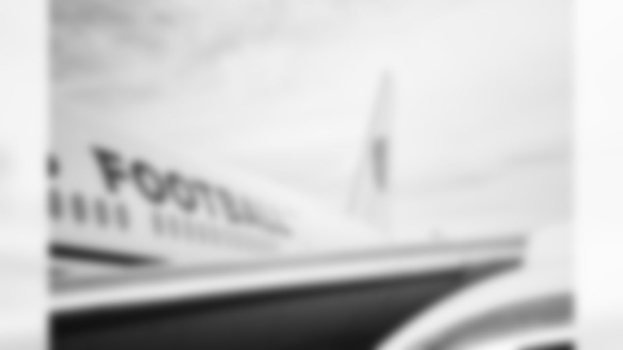 The Arizona Cardinals airplane travels to Inglewood before the Week 18 regular season game against the Los Angeles Rams on Saturday, Jan. 3, 2026 in Phoenix, AZ.